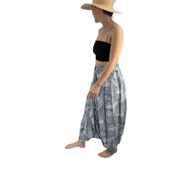 Apau ~ Gender Fluid Alladin Gypsy Pants Gray White Tropical Floral Leaf Design - Picture 3 of 16